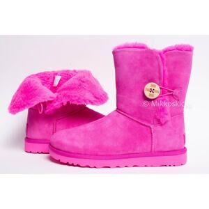 US Size SZ 7 - UGG Women's BAILEY BUTTON Shearling Suede Leather NIB !